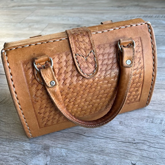 Vintage Leather Handmade Tooled Buckle Shoulder Hand Bag - Picture 4 of 14